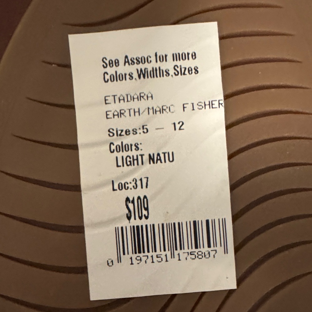 NEW Earth Women's Tan Ruched Mules - Picture 9 of 11